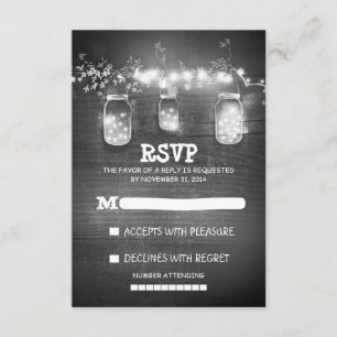 tarjeta RSVP de boda romántica con luces de cuerda