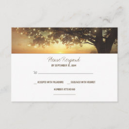 tarjeta RSVP de boda rústica de árbol de luces de 