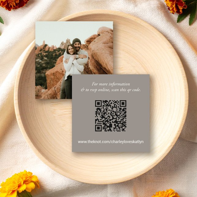 Tarjeta RSVP de código QR moderno de suroeste (Modern Southwestern QR Code RSVP Card by Fiesta Valley Print)