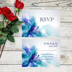 Tarjeta RSVP de diseño floral azul y púrpura