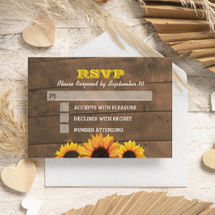 Tarjeta RSVP de girasoles y bodas de madera rústic