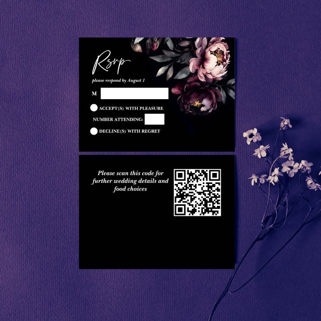 Tarjeta RSVP de la elegante boda de Moody Noir osc (Dark moody noir elegant wedding RSVP card QR rsvp burgundy peonies)