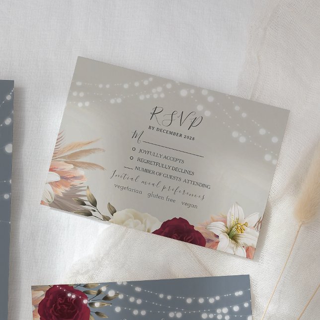 Tarjeta RSVP de matrimonio floral azul y agitado (Subido por el creador)