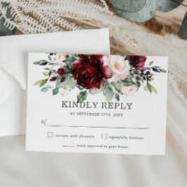 Tarjeta RSVP de matrimonio floral rustica de Rubor
