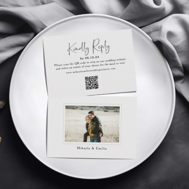 Tarjeta RSVP de matrimonio fotográfico de código Q (Subido por el creador)