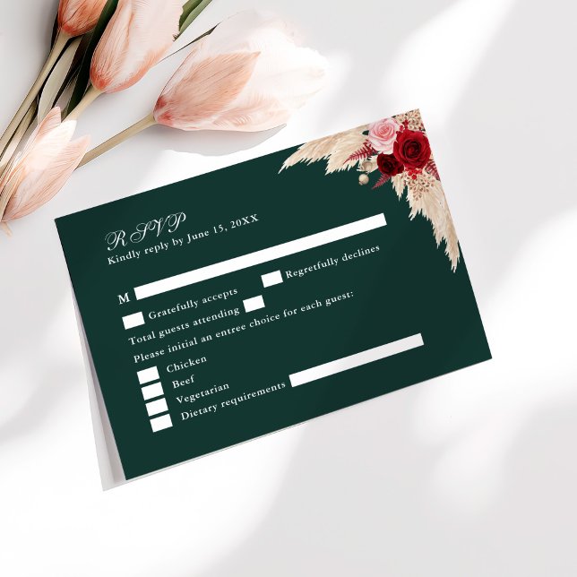 Tarjeta RSVP de matrimonio para Rosas tropicales v (Emerald Green Tropical Roses Wedding RSVP Card on a sunny table with pale pink flowers.)