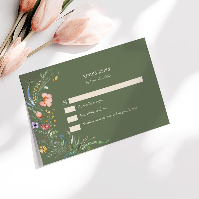 Tarjeta RSVP de matrimonio Sage Green Wildflower M (Sage Green Wildflower Meadow Wedding RSVP Card on a sunny table with pal pink flowers.)