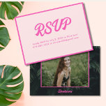 Tarjeta RSVP de Mitzvah de Bat Pink Neon Tropical<br><div class="desc">Invite a sus huéspedes con estilo con estas tarjetas de gabinete Bat Mitzvah RSVP de neón rosa tropical personalizada con su información. El diseño presenta hojas de palma verdes en la parte posterior, una estrella de David, y texto rosa personalizado para compartir los detalles de tu evento. Introduzca la herramienta...</div>