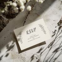 Tarjeta RSVP de pétalos de estilo dibujado a mano