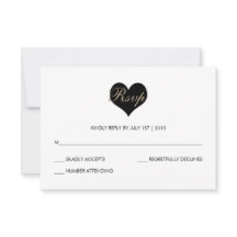 Tarjeta RSVP moderna de Corazón Blanco y Negro