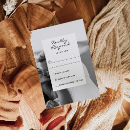 Tarjeta RSVP moderna y elegante con foto