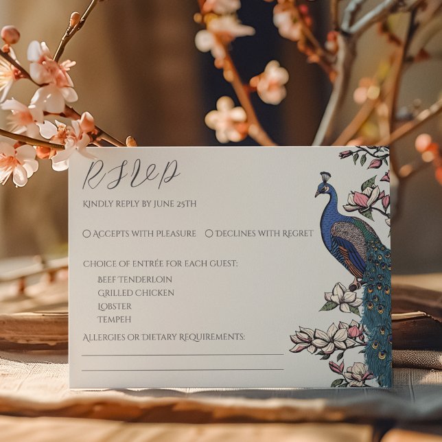 Tarjeta RSVP simple de marfil (Elegant Ivory RSVP Card. Hand Drawn Illustration of Peafowl Peacock on Magnolia Tree Branch in Bloom)