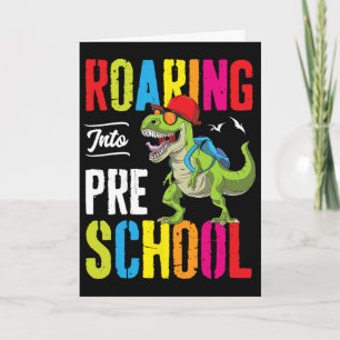 Tarjeta Rugiendo en la escuela preescolar de dinosaurios m