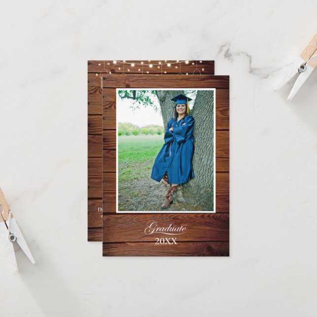 Tarjeta Rustic Graduation Party Invitation string lights (Anverso/Reverso In Situ)