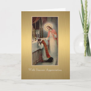 Tarjeta Sacerdote católico en el altar Gracias