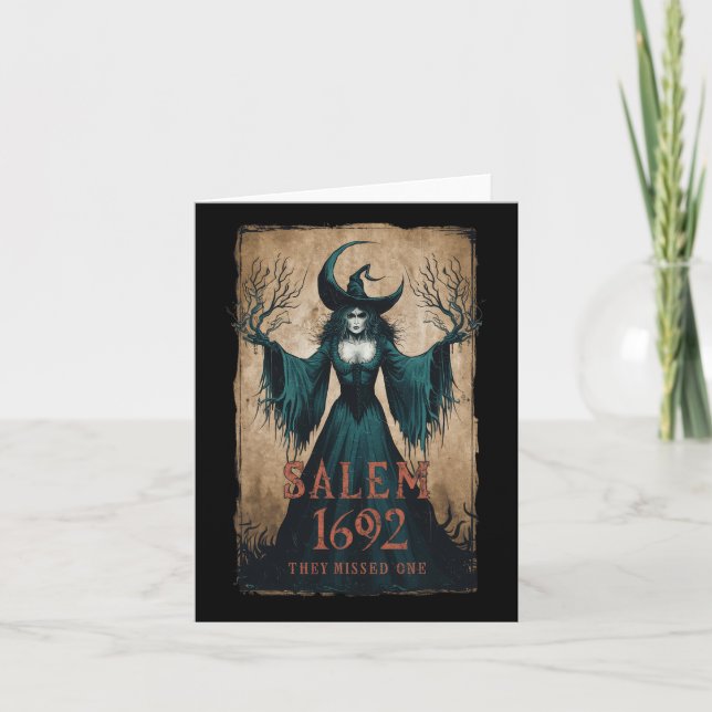 Tarjeta Salem 1692 Se Perdieron a Una Halloween Bruja Femi (Anverso)