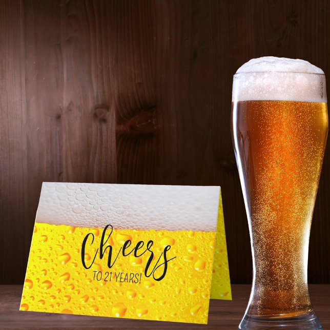 Tarjeta Salud por 21 Años Edad Personalizada Feliz Beerthd (With customizable text, this card is perfect for any celebratory occasion.)