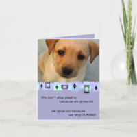 Saludos amarillos del cumpleaños del perrito del