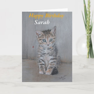 Tarjeta Sarah, arte gatito de cumpleaños feliz.