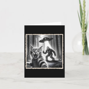 Tarjeta Selfie de gato con Bigfoot y ovni _ Sasquatc diver