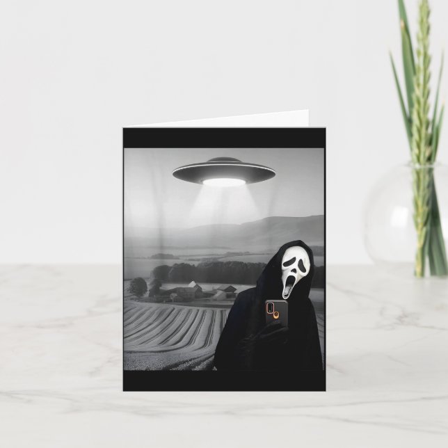 Tarjeta Selfie de terror con rostro lindo y fantasma con a (Anverso)