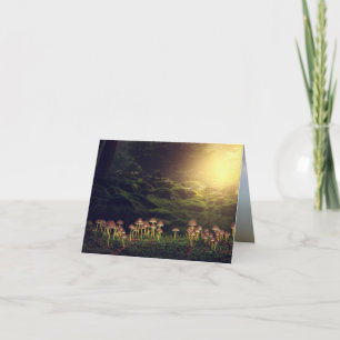 Tarjeta Setas silvestres maduras en el bosque