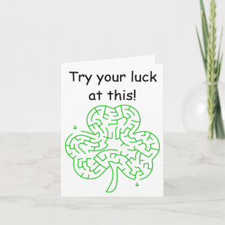 Tarjeta Shamrock Maze para niños Día de San Patric