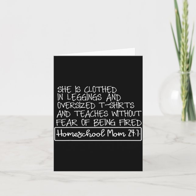 Tarjeta She Is Clothed In Leggings And Oversized Homeschoo (Anverso)