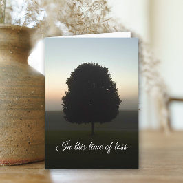 Tarjeta Simpatía del árbol natural al amanecer