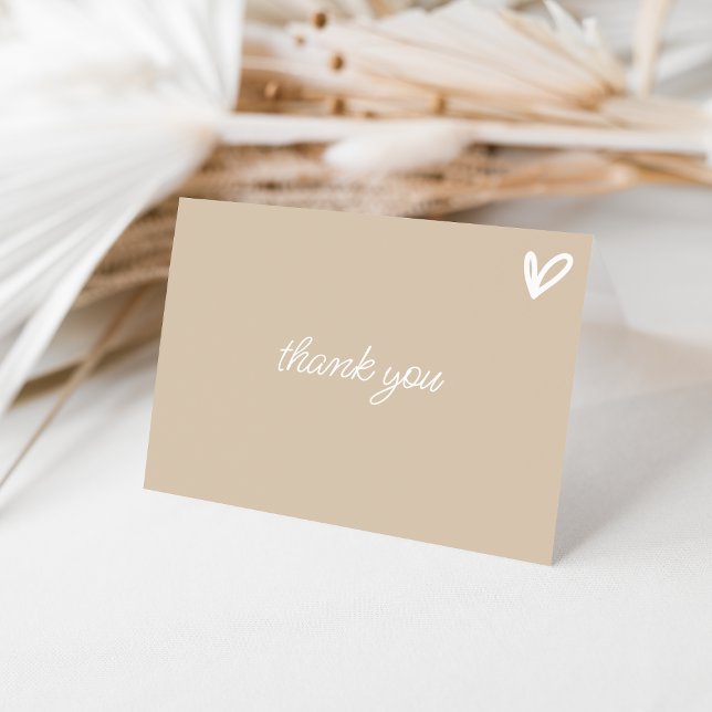 Tarjeta simple de agradecimiento beige con corazón (Subido por el creador)