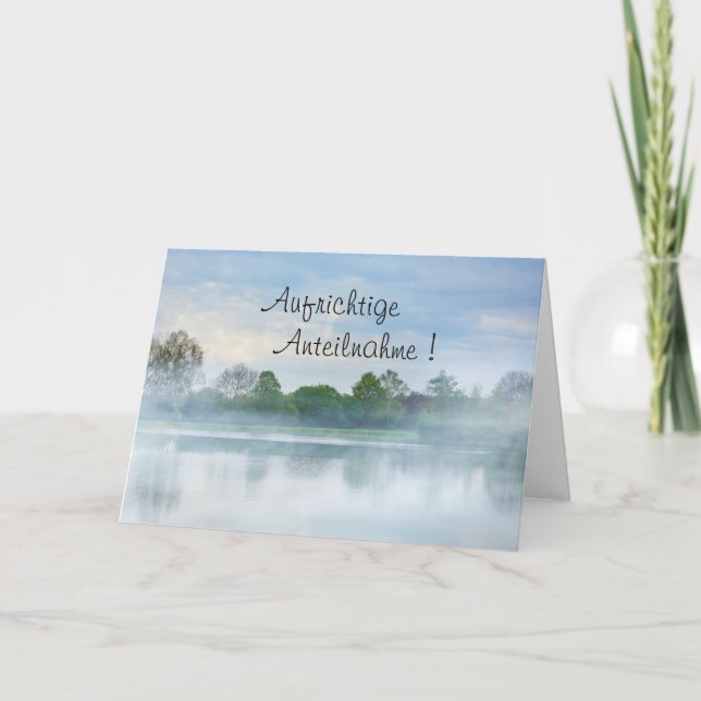 Tarjeta Sincero pésame con lago y niebla (Anverso)