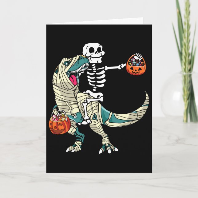 Tarjeta Skeleton Riding Mummy Dinosaur T Rex Halloween Fun (Anverso)