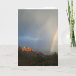 Tarjeta Sobre el arcoíris en Sedona. En blanco dentro para