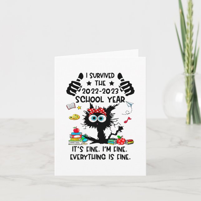 Tarjeta Sobrevivió al año escolar 2022-2023 Feliz último d (Anverso)