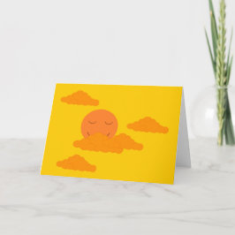 Tarjeta Sol naranja en el cielo dorado: en blanco
