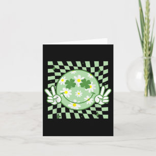 Tarjeta Sonriente Cara Shamrock Groovy Día de San Patricio
