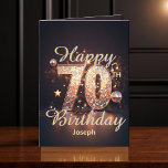 Tarjeta Sparkling Disco Dance 70th Birthday Celebration<br><div class="desc">Celebra siete décadas extraordinarias con esta tarjeta de felicitación muy bien hecha. El fondo es oscuro, con un diseño brillante y purpurinoso que le da un toque elegante y festivo. El texto dice "Feliz cumpleaños número 70" y un nombre de marcador de posición en una mezcla de fuentes cursivas y...</div>