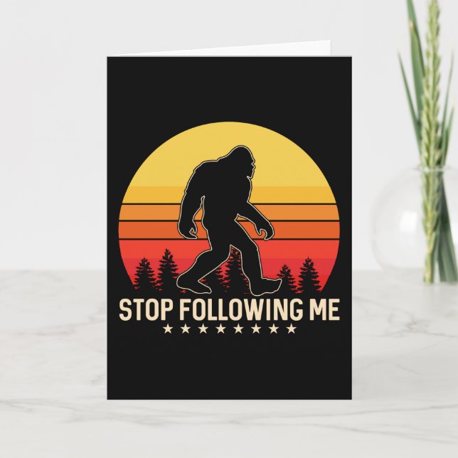 Tarjeta Stop Following Me | Bigfoot Retro Design (Anverso)