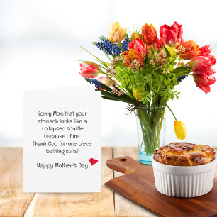 Tarjeta Sufre divertido del Día de la Madre