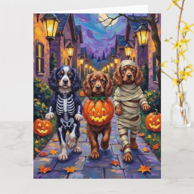 Tarjeta Sussex Spaniel Dogs in Halloween Costumes (flor amarilla)