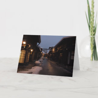 Tarjeta Takayama en la noche