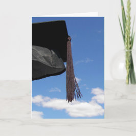 Tarjeta Tapa negra de graduación en el cielo