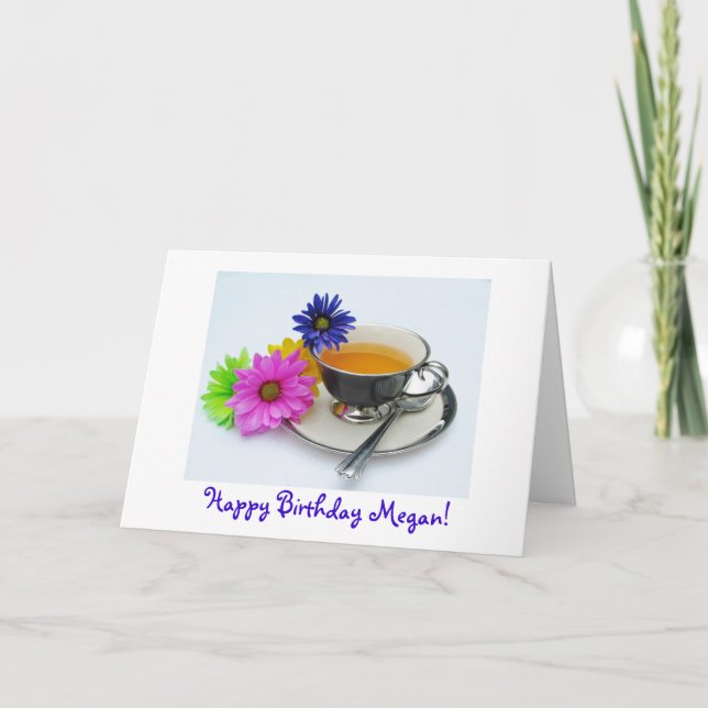 Tarjeta Taza de té y margaritas (conocidas) del cumpleaños (Anverso)