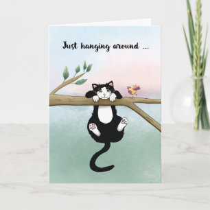 Tarjeta Te falta colgando alrededor de un gato lindo con p