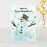 Tarjeta Te queremos, Navidades del Gran Abuelo Snowman<br><div class="desc">Una tarjeta de saludo de vacaciones para un bisnieto o cualquier niño con un muñeco de nieve feliz con corazones y un sombrero de tope marrón de café y copos de nieve cayendo ilustrados con acuarela. En el interior hay un tono de coordinación de azul suave y un mensaje que...</div>