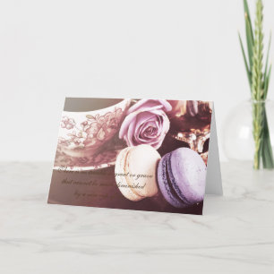 Tarjeta teaservice francés de los macarons con cita