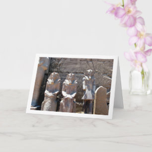 Tarjeta Templo de Karnak, Estatuas en el patio de Chachett