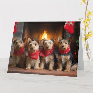 Tarjeta Terrier Australiano junto a la Chimenea Navidad