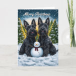 Tarjeta Territorios escoceses y Navidades de Snowman<br><div class="desc">Envíe sus cálidos deseos de vacaciones con esta encantadora tarjeta de Navidades que incluye dos adorables Territorios Escoceses sentados orgullosamente al lado de un animado muñeco de nieve en un maravilloso país invernal. Detrás de los territorios escoceses, el sol se pone detrás de árboles cubiertos de nieve y un resplandor...</div>