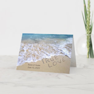 Tarjeta texto de amor verdadero en océano y boda